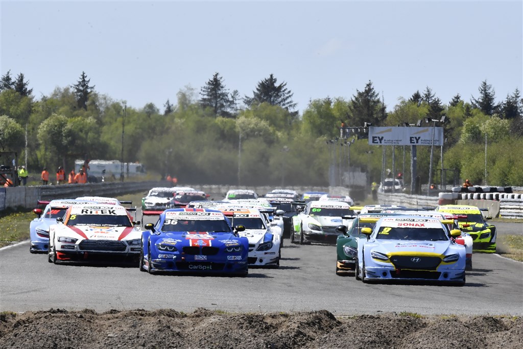 Søndag starter kampen om OK Oktan 100 Super GT Danmark på Padborg Park.
(Foto: Morten Kimer)